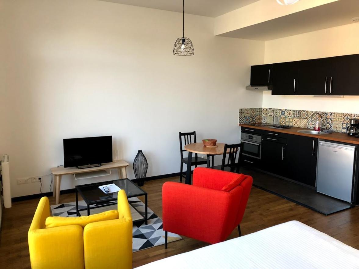 L'Arbre Appartement Le Mans Buitenkant foto